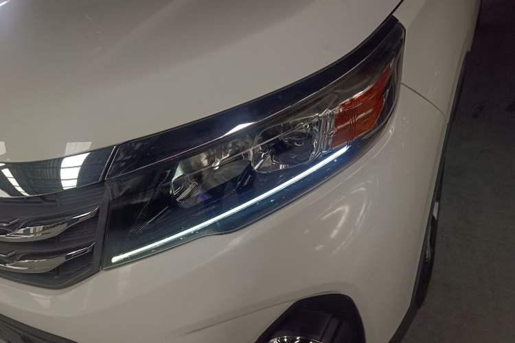 Used GAC Trumpchi GS3 2017 200T Automatic Luxury Edition Left Front Headlight