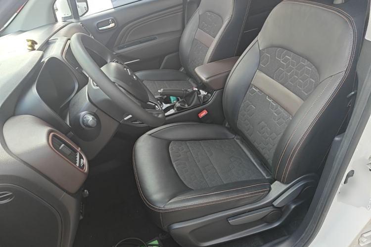 Used GAC Trumpchi GS3 2017 150N Automatic Elite Edition Left Front Seat