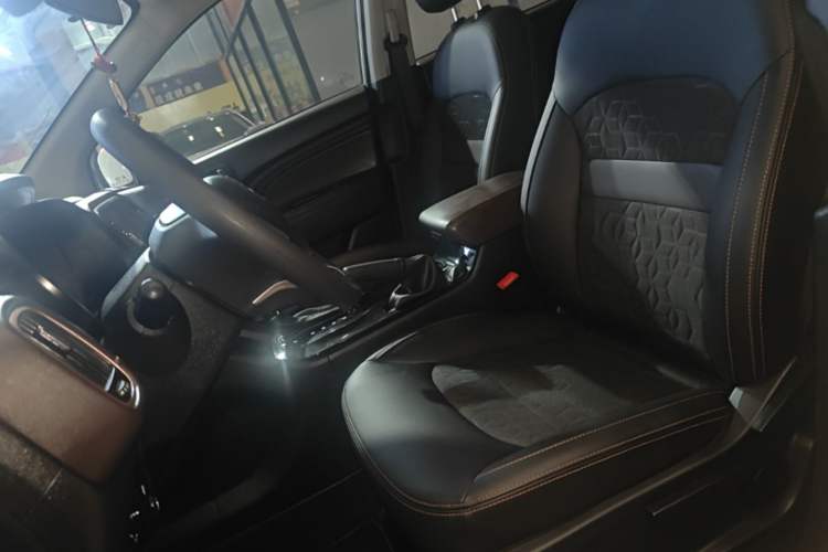 Used GAC Trumpchi GS3 2017 150N Automatic Elite Edition Left Front Seat