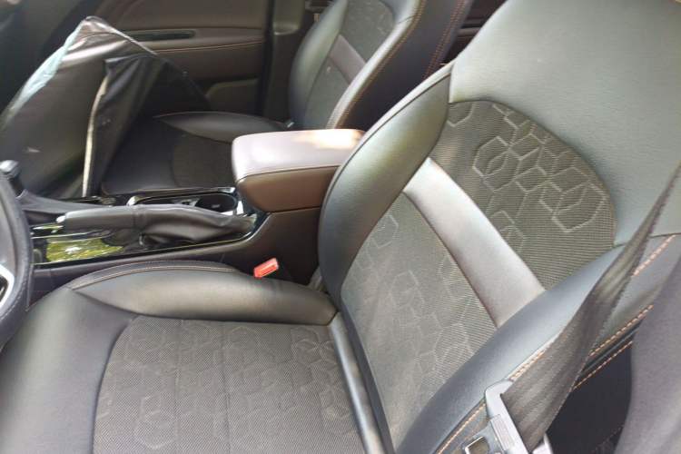 Used GAC Trumpchi GS3 2017 150N Automatic Elite Edition Left Front Seat