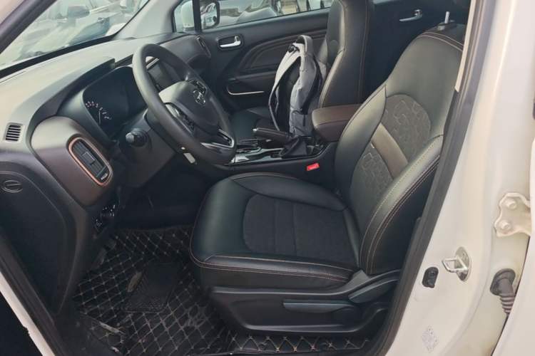 Used GAC Trumpchi GS3 2017 150N Automatic Elite Edition Left Front Seat