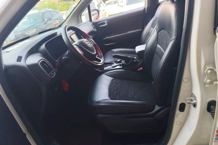Used GAC Trumpchi GS3 2017 200T Automatic Elite Edition Left Front Seat