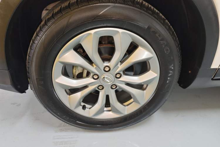 Used GAC Trumpchi GS3 2017 150N Manual Elite Edition Left Front Wheel Hub