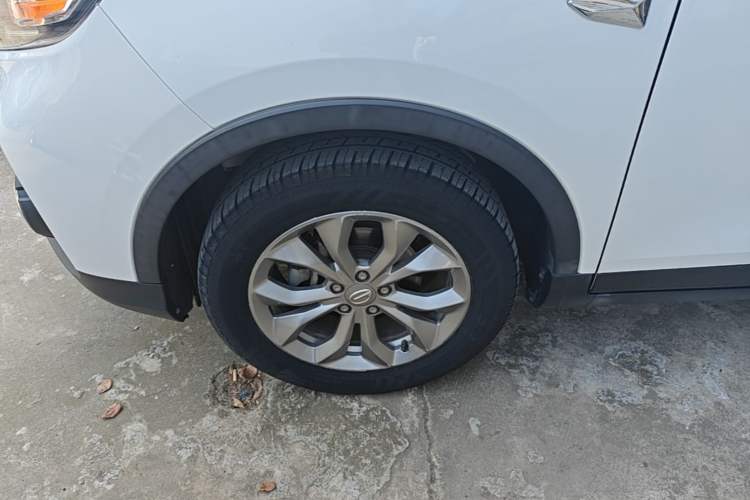 Used GAC Trumpchi GS3 2017 150N Automatic Elite Edition Left Front Wheel Hub