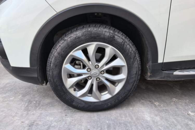 Used GAC Trumpchi GS3 2017 150N Automatic Elite Edition Left Front Wheel Hub