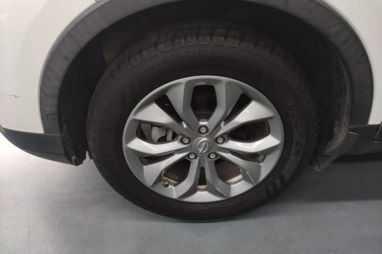 Used GAC Trumpchi GS3 2017 150N Automatic Elite Edition Left Front Wheel Hub