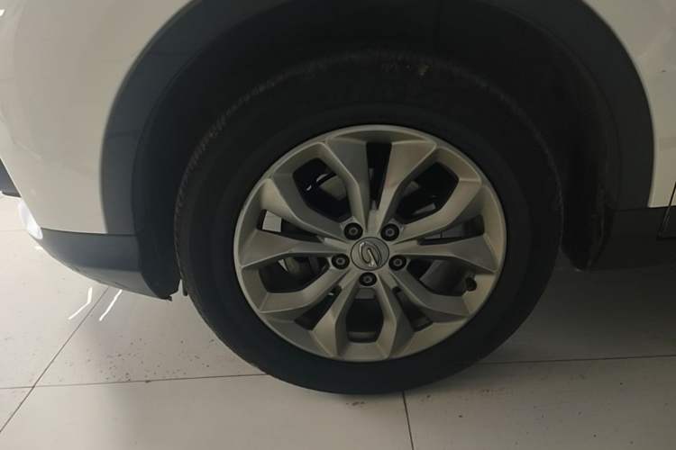 Used GAC Trumpchi GS3 2017 150N Automatic Elite Edition Left Front Wheel Hub