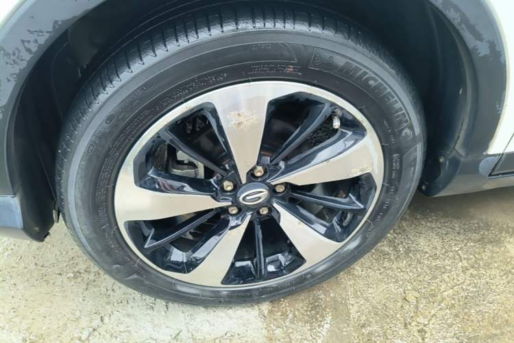Used GAC Trumpchi GS3 2017 200T Automatic Luxury Edition Left Front Wheel Hub