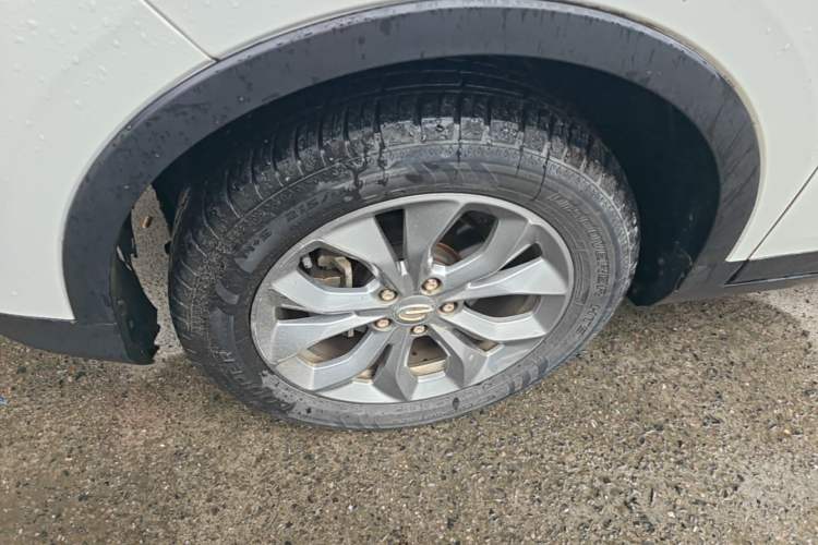 Used GAC Trumpchi GS3 2017 150N Automatic Elite Edition Left Front Wheel Hub