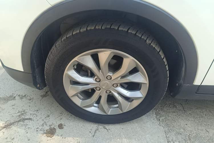 Used GAC Trumpchi GS3 2017 150N Automatic Elite Edition Left Front Wheel Hub