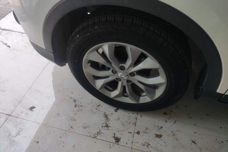 Used GAC Trumpchi GS3 2017 150N Automatic Elite Edition Left Front Wheel Hub