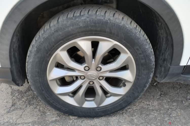 Used GAC Trumpchi GS3 2017 150N Automatic Elite Edition Left Front Wheel Hub
