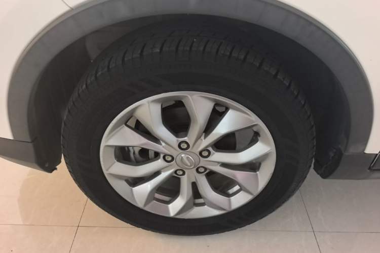 Used GAC Trumpchi GS3 2017 150N Automatic Elite Edition Left Front Wheel Hub