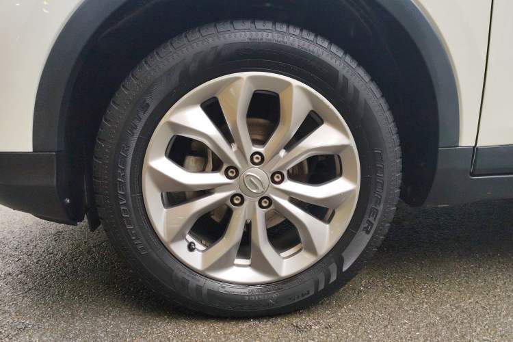 Used GAC Trumpchi GS3 2017 150N Automatic Elite Edition Left Front Wheel Hub