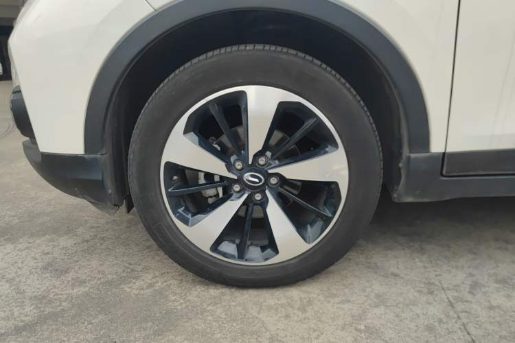 Used GAC Trumpchi GS3 2017 200T Automatic Luxury Edition Left Front Wheel Hub