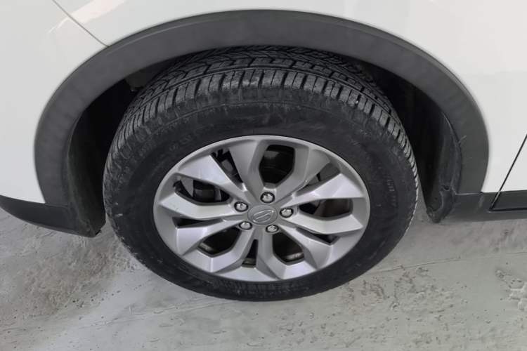 Used GAC Trumpchi GS3 2017 150N Automatic Elite Edition Left Front Wheel Hub