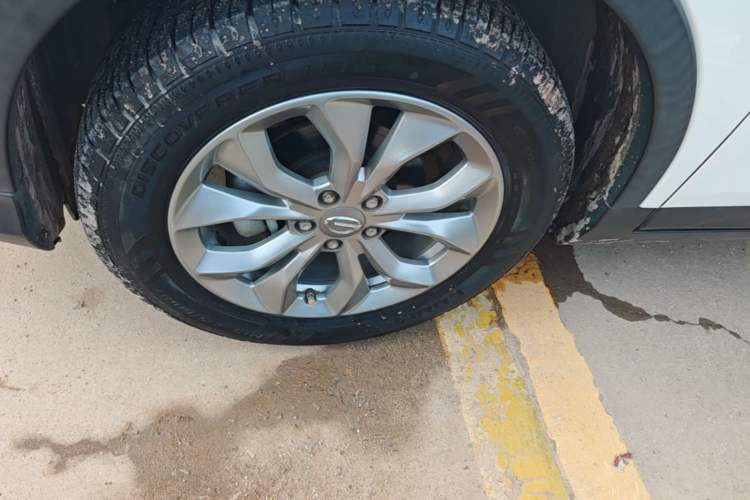 Used GAC Trumpchi GS3 2017 150N Automatic Elite Edition Left Front Wheel Hub