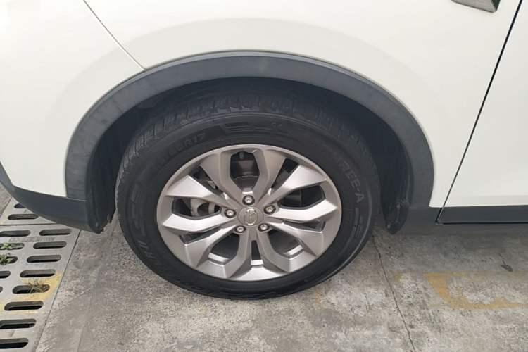 Used GAC Trumpchi GS3 2017 200T Automatic Elite Edition Left Front Wheel Hub