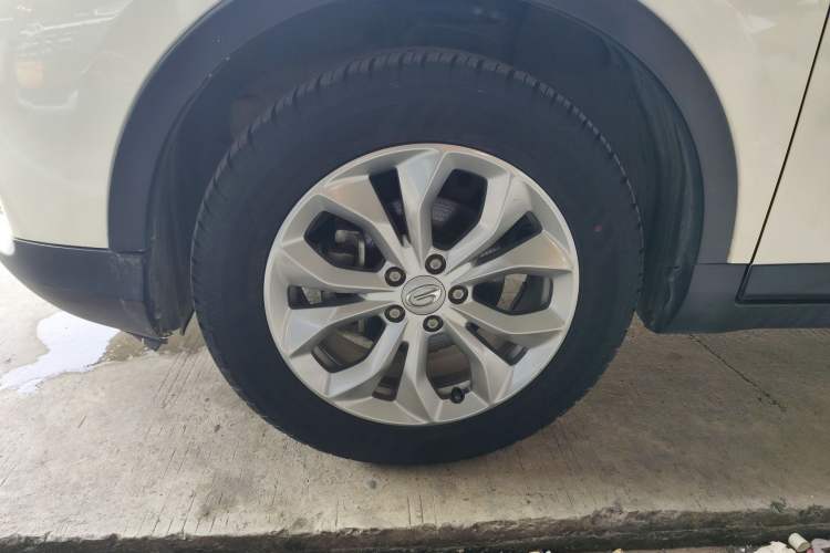 Used GAC Trumpchi GS3 2017 200T Automatic Elite Edition Left Front Wheel Hub