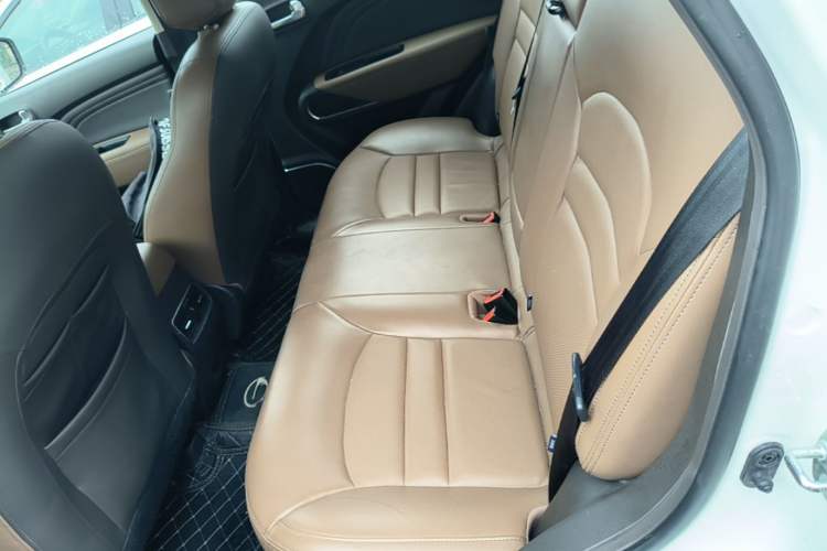 Used GAC Trumpchi GS3 2017 200T Automatic Luxury Edition Left Rear Seat