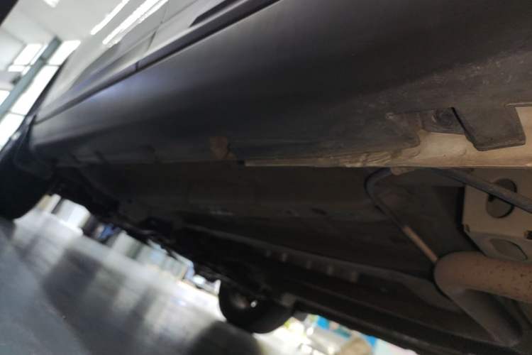 Used GAC Trumpchi GS3 2017 150N Automatic Elite Edition Left Side Sill