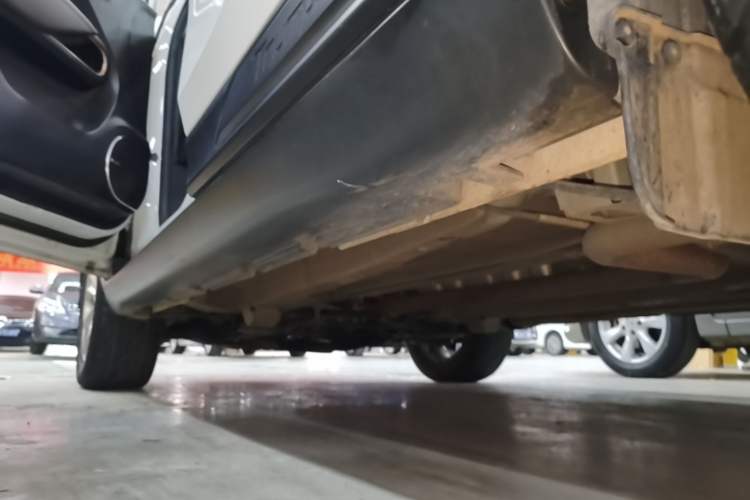 Used GAC Trumpchi GS3 2017 150N Automatic Elite Edition Left Side Sill
