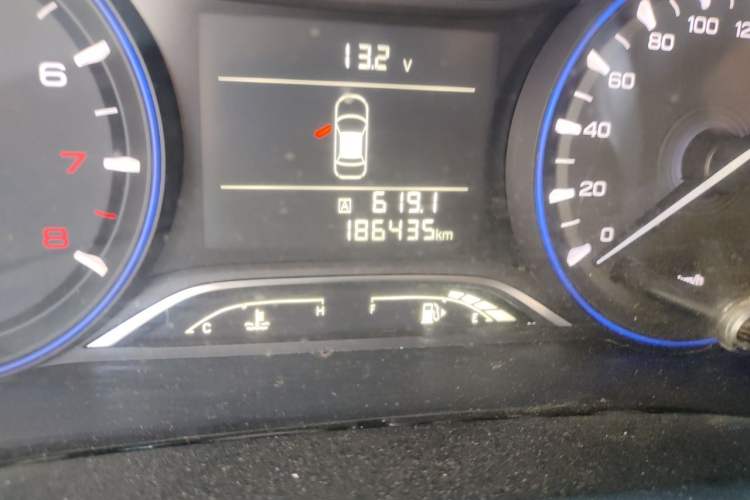 Used GAC Trumpchi GS3 2017 150N Manual Elite Edition Odometer Close Up