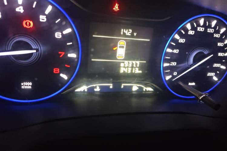 Used GAC Trumpchi GS3 2017 150N Manual Elite Edition Odometer Close Up