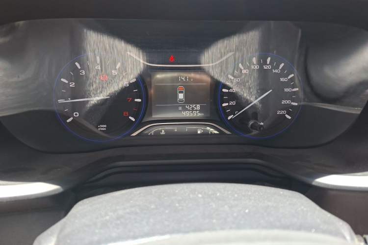 Used GAC Trumpchi GS3 2017 150N Manual Elite Edition Odometer Close Up