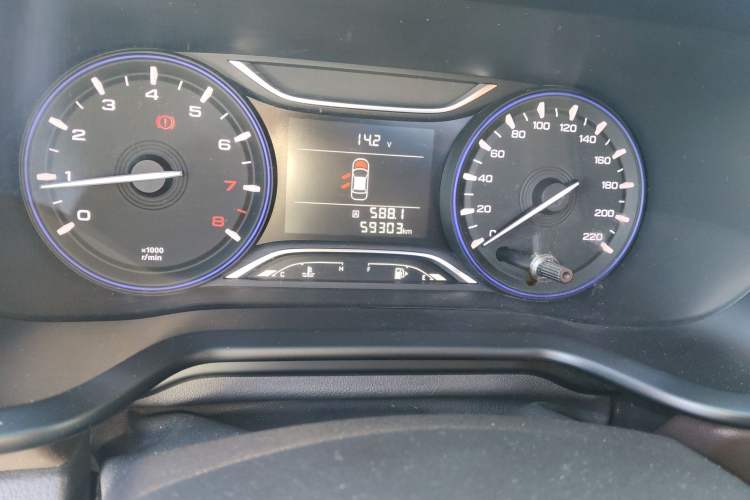 Used GAC Trumpchi GS3 2017 150N Manual Elite Edition Odometer Close Up