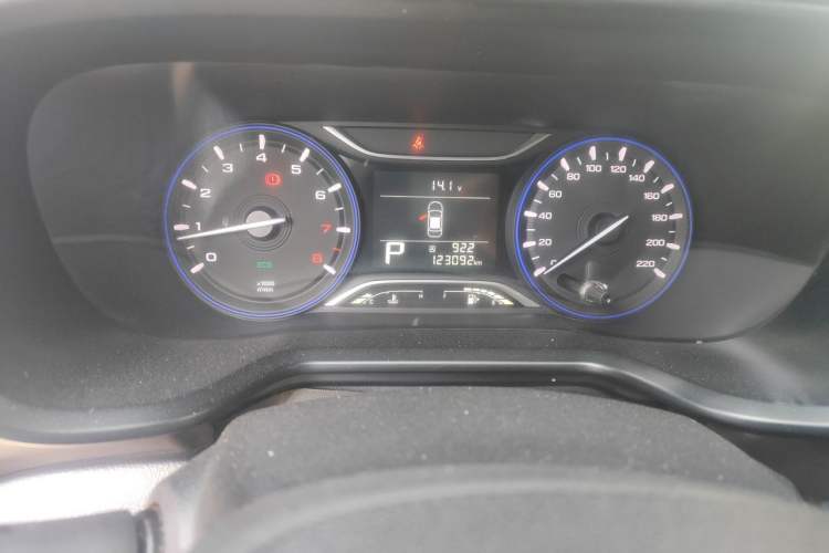 Used GAC Trumpchi GS3 2017 150N Automatic Elite Edition Odometer Close Up