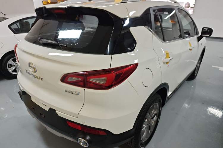 Used GAC Trumpchi GS3 2017 150N Manual Elite Edition Rear Right 45 Deg