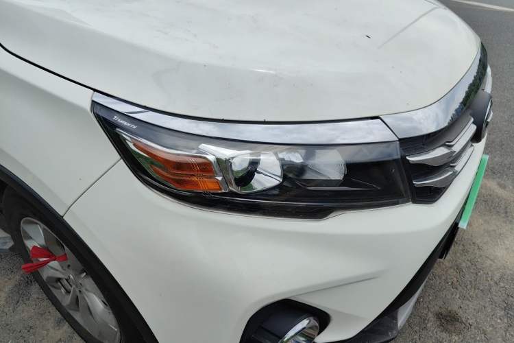 Used GAC Trumpchi GS3 2017 150N Automatic Elite Edition Right Front Headlight