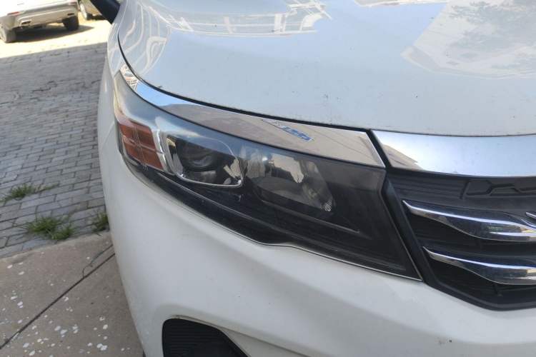 Used GAC Trumpchi GS3 2017 150N Manual Elite Edition Right Front Headlight
