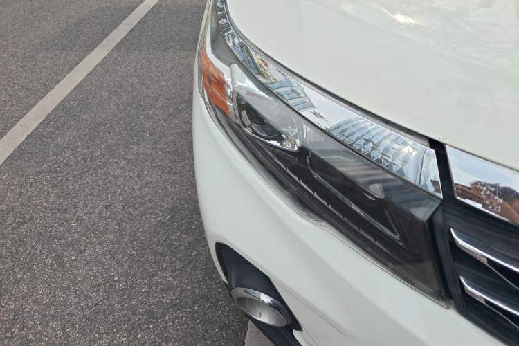 Used GAC Trumpchi GS3 2017 150N Automatic Elite Edition Right Front Headlight