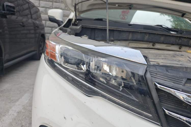 Used GAC Trumpchi GS3 2017 150N Automatic Elite Edition Right Front Headlight