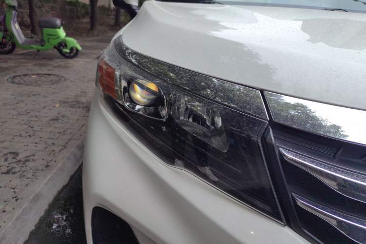 Used GAC Trumpchi GS3 2017 150N Automatic Comfort Edition Right Front Headlight