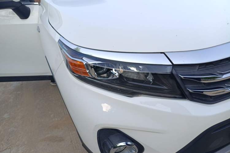 Used GAC Trumpchi GS3 2017 150N Manual Elite Edition Right Front Headlight