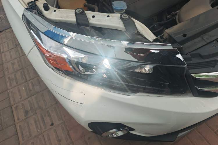 Used GAC Trumpchi GS3 2017 150N Automatic Elite Edition Right Front Headlight