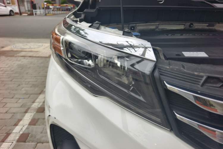 Used GAC Trumpchi GS3 2017 150N Automatic Elite Edition Right Front Headlight