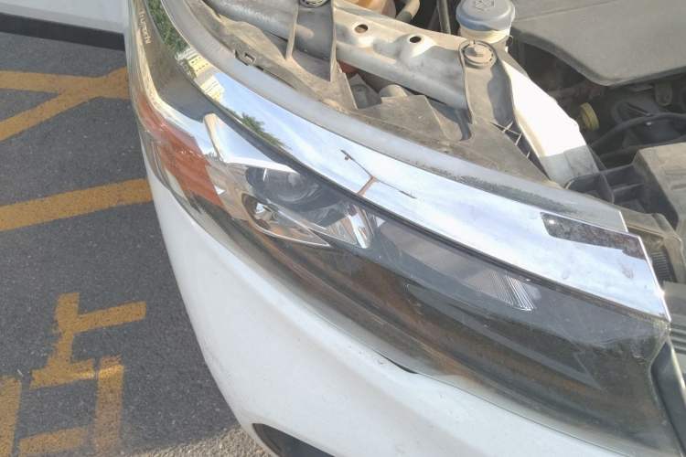 Used GAC Trumpchi GS3 2017 150N Automatic Elite Edition Right Front Headlight