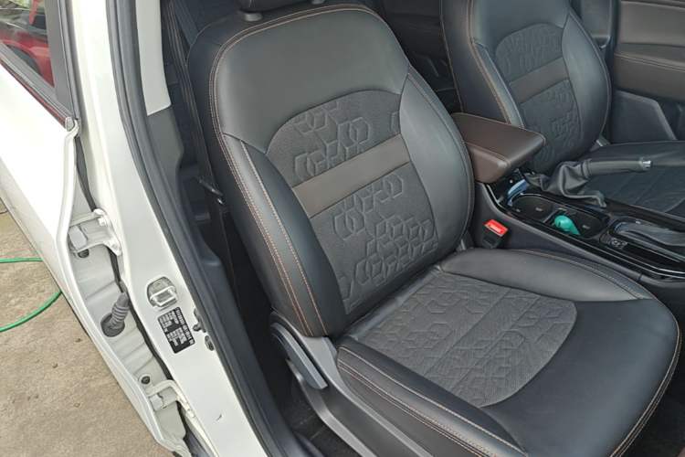 Used GAC Trumpchi GS3 2017 150N Automatic Elite Edition Right Front Seat