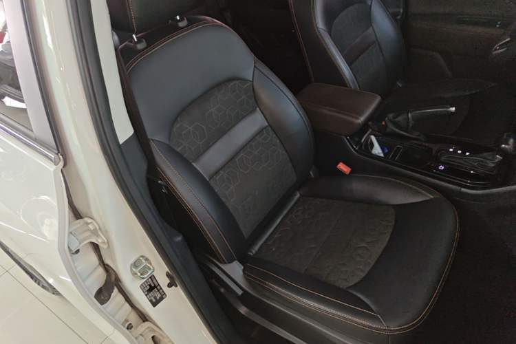 Used GAC Trumpchi GS3 2017 150N Automatic Elite Edition Right Front Seat