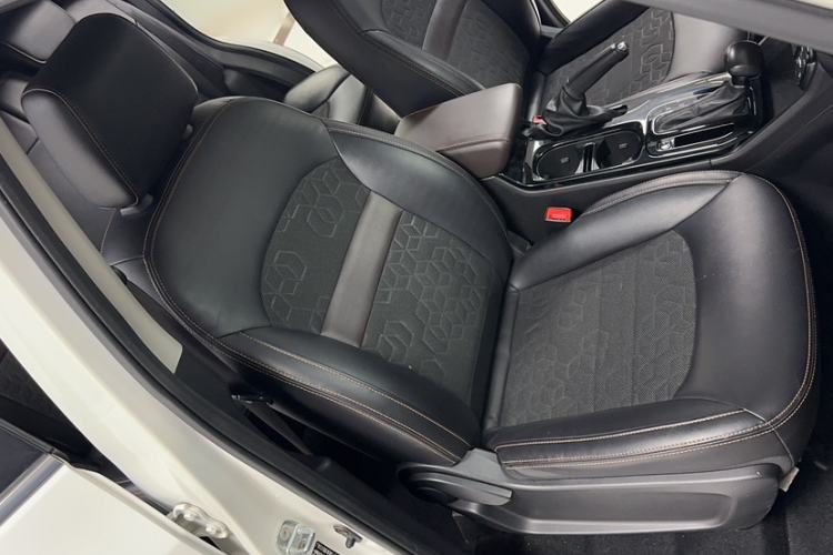 Used GAC Trumpchi GS3 2017 150N Automatic Elite Edition Right Front Seat