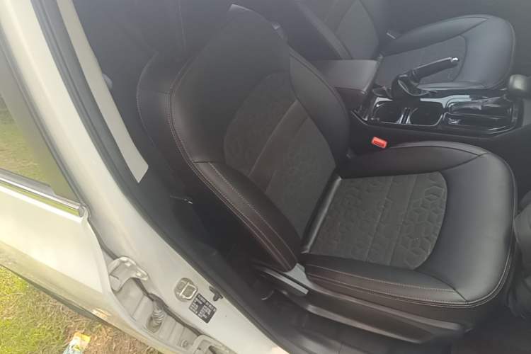 Used GAC Trumpchi GS3 2017 150N Automatic Elite Edition Right Front Seat