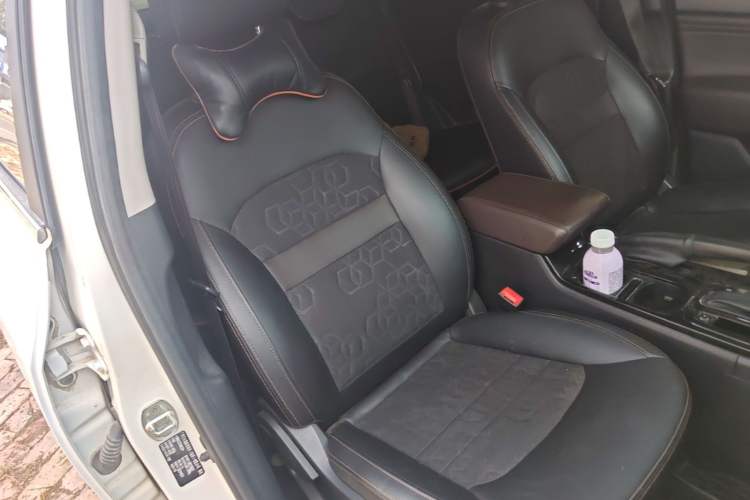 Used GAC Trumpchi GS3 2017 150N Automatic Elite Edition Right Front Seat