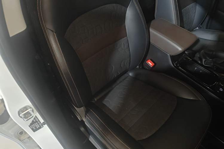 Used GAC Trumpchi GS3 2017 150N Automatic Elite Edition Right Front Seat