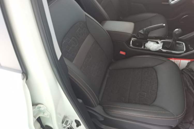 Used GAC Trumpchi GS3 2017 150N Manual Elite Edition Right Front Seat