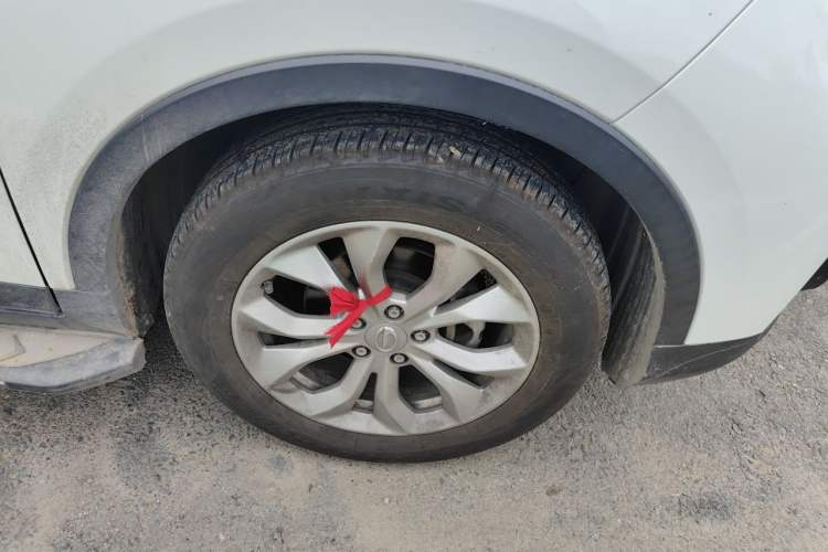 Used GAC Trumpchi GS3 2017 150N Automatic Elite Edition Right Front Wheel Hub