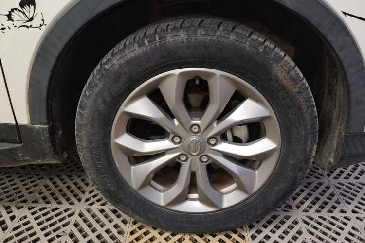 Used GAC Trumpchi GS3 2017 150N Manual Elite Edition Right Front Wheel Hub